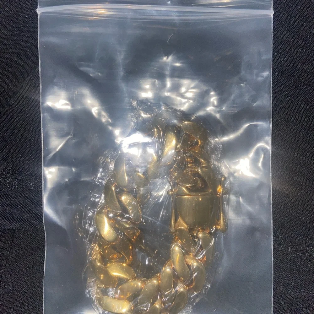 Gold Cell Phone Chain Accessory